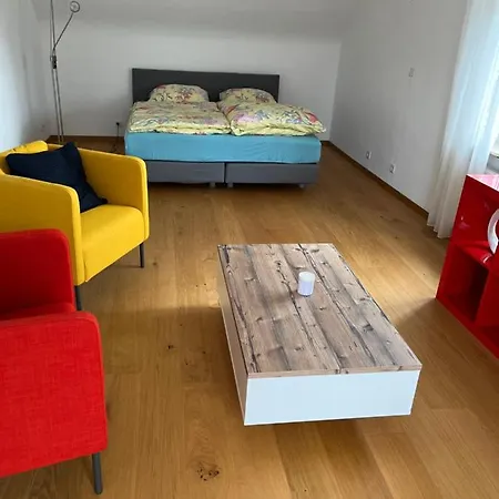 Schoene In Apartment *